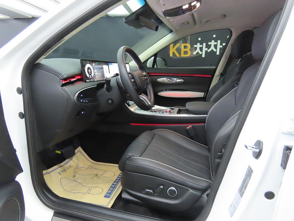 Genesis GV70 - Vista 5