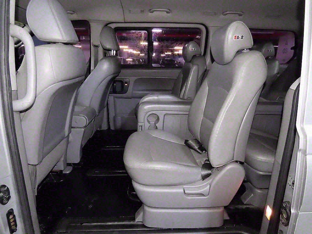 HYUNDAI Starex - Vista 7