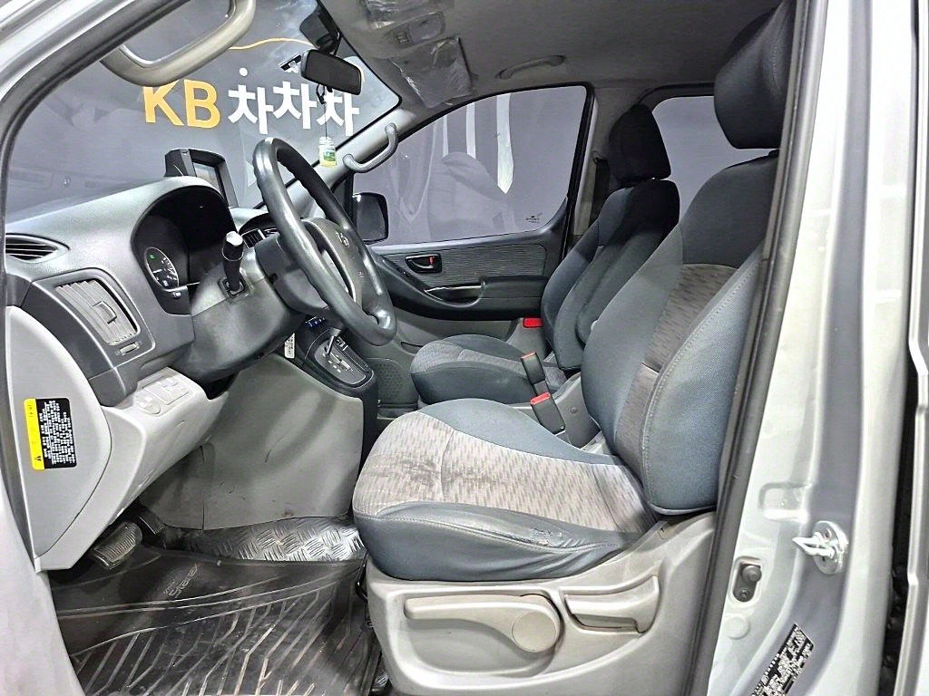 HYUNDAI Starex - Vista 11