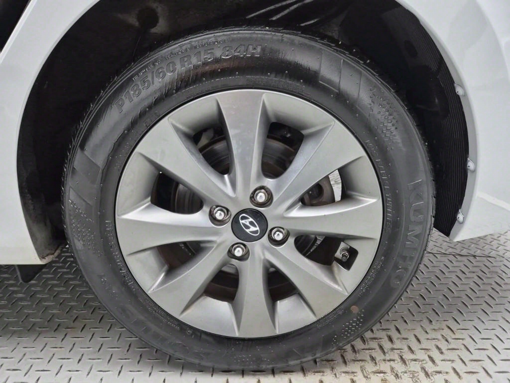 HYUNDAI Accent 2019 Blanco - Importación desde Corea - HF Imports Iquique - Foto 18