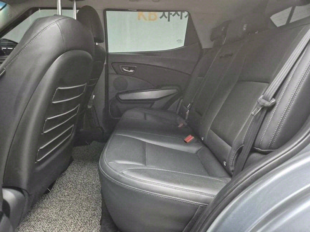 Ssangyong Tivoli - Vista 12