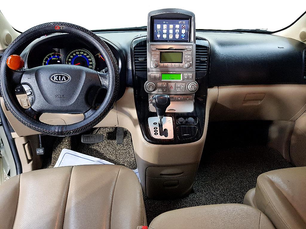 KIA Carnival - Vista 5