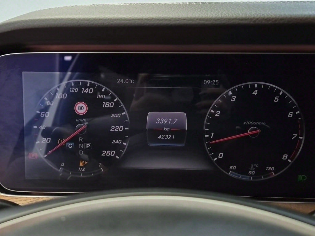 Mercedes Benz E class - Vista 6