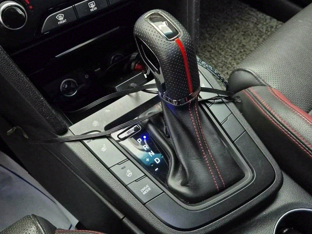 HYUNDAI Avante - Vista 8