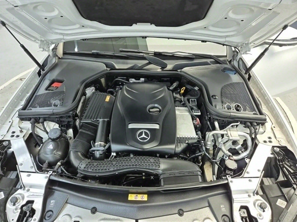 Mercedes Benz E class - Vista 5