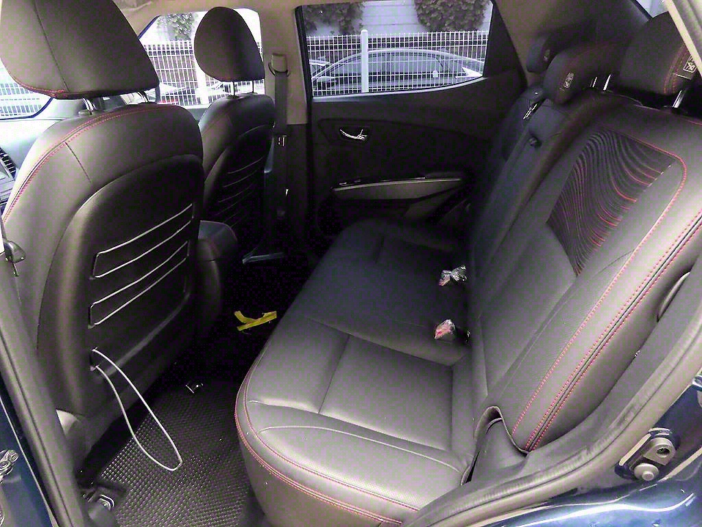 Ssangyong Tivoli - Vista 6