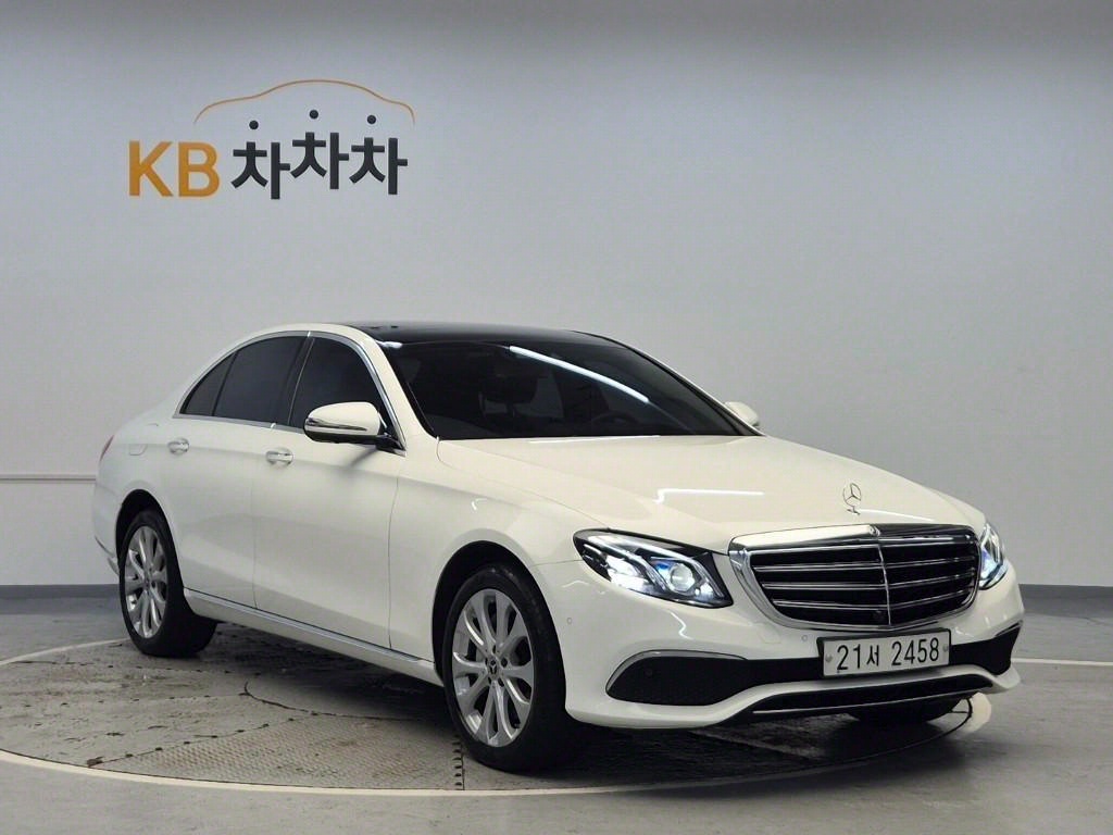 Mercedes Benz E class - Vista 4