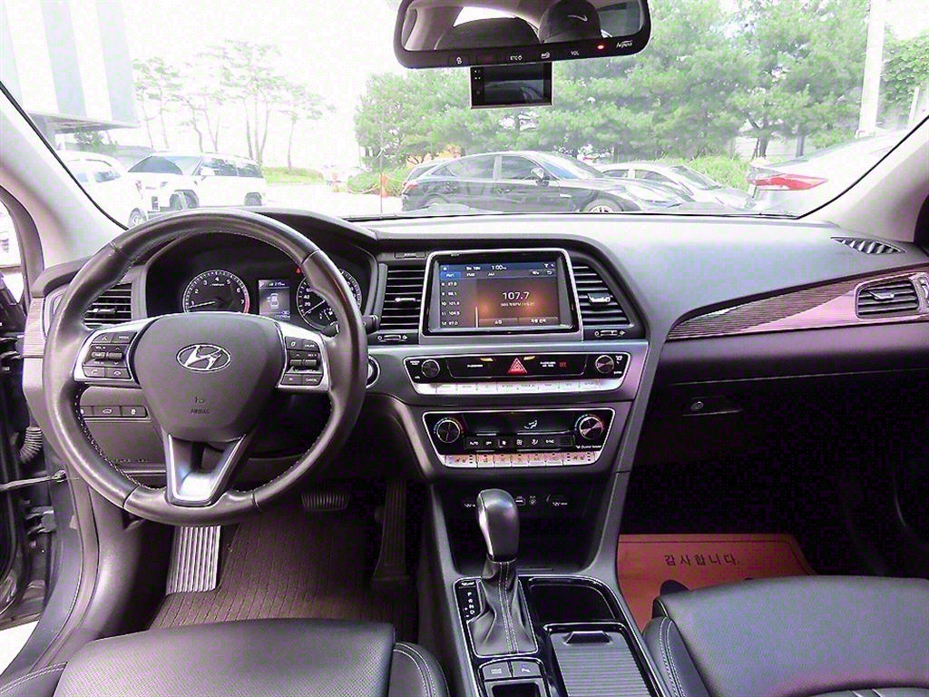 HYUNDAI Sonata - Vista 7