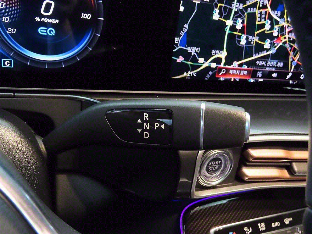 Mercedes Benz EQC - Vista 12