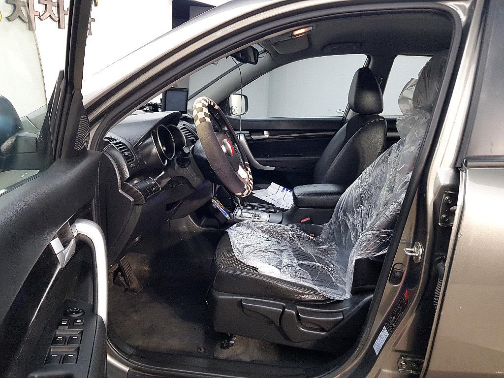 KIA Sorento - Vista 8