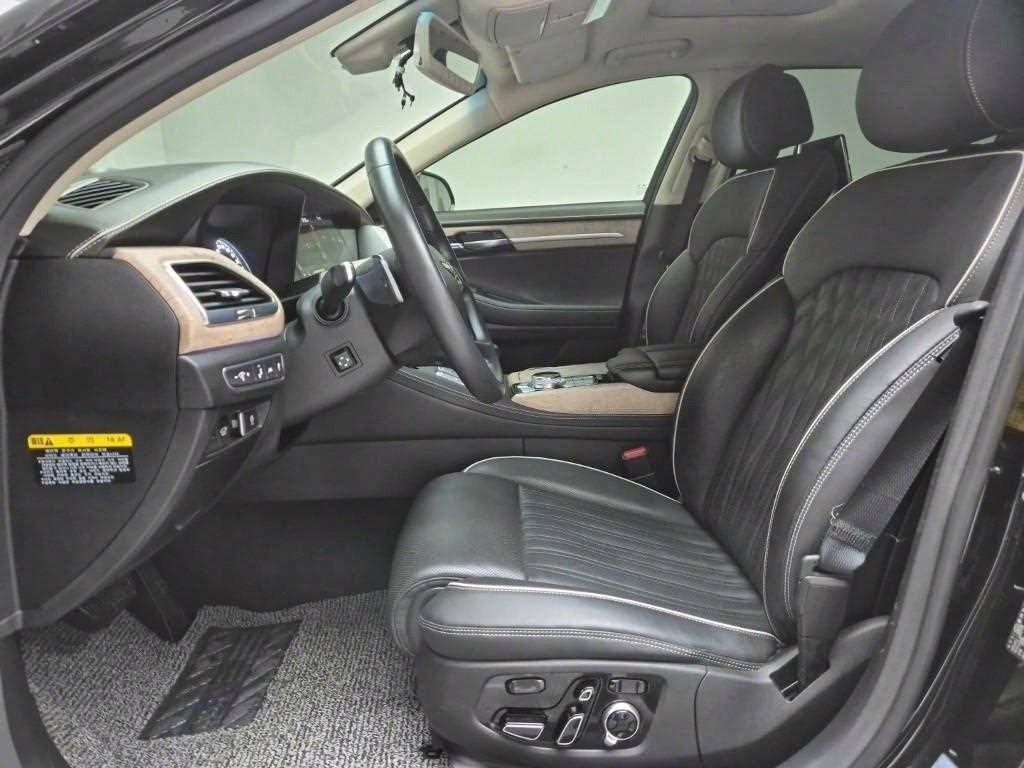 Genesis G90 - Vista 11