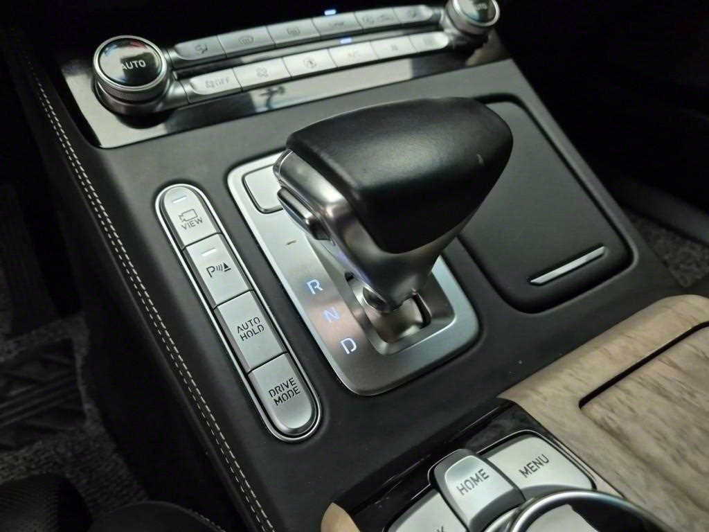 Genesis G90 - Vista 8