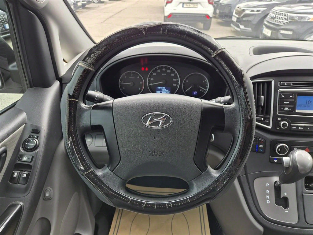 HYUNDAI Starex - Vista 6