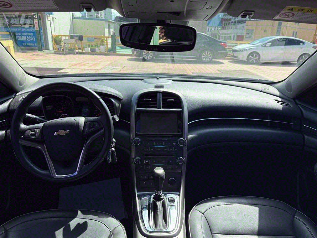 Chevrolet Malibu - Vista 5