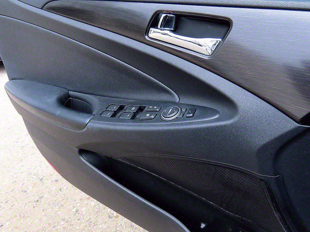 HYUNDAI Sonata - Vista 11