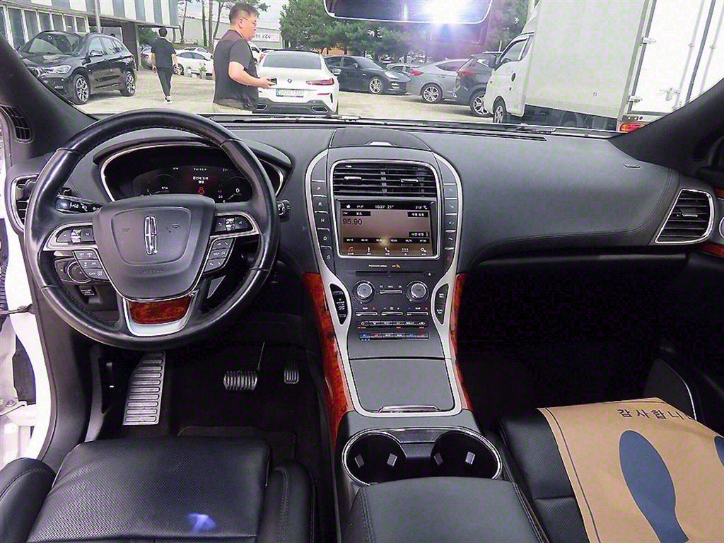 Lincoln Nautilus - Vista 7