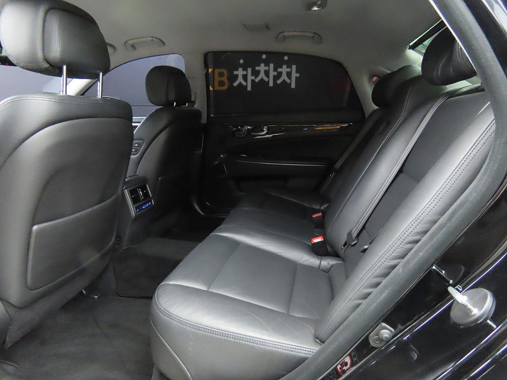 HYUNDAI Equus - Vista 6