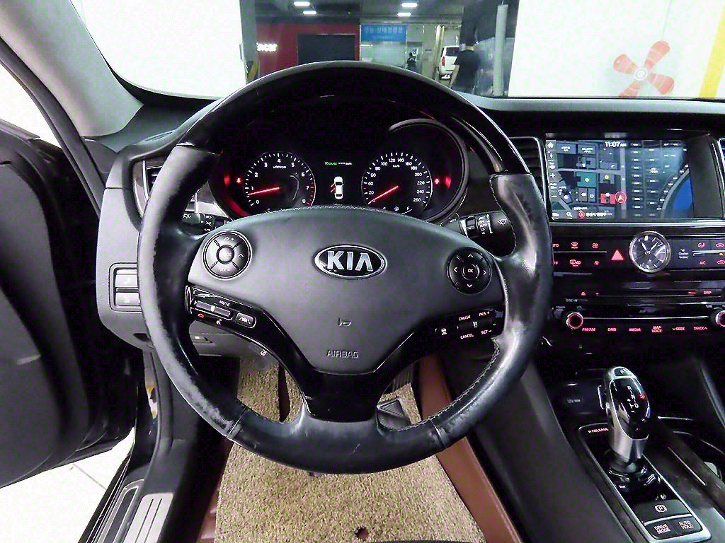 KIA K9 - Vista 9