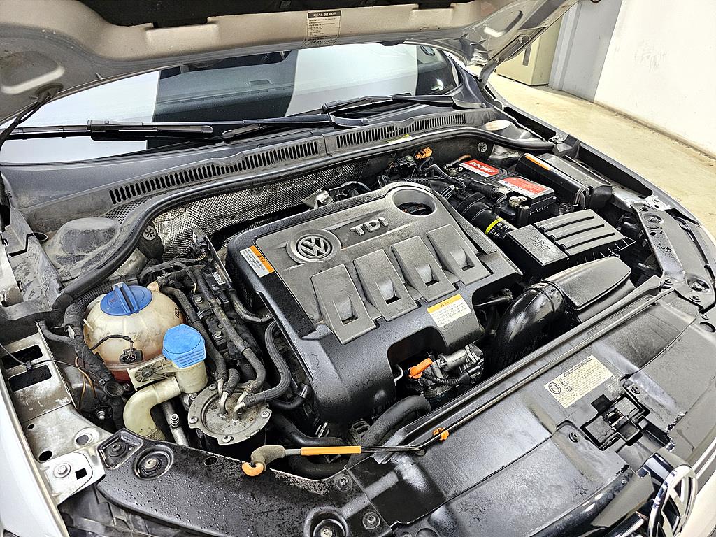 Volkswagen Jetta - Vista 6