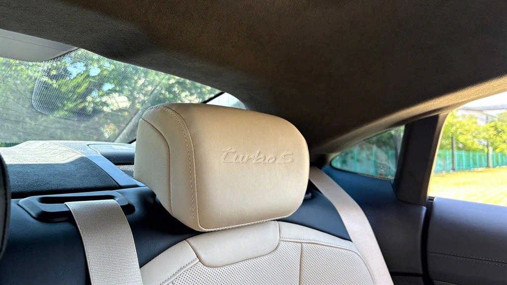 Porsche Taycan - Vista 11