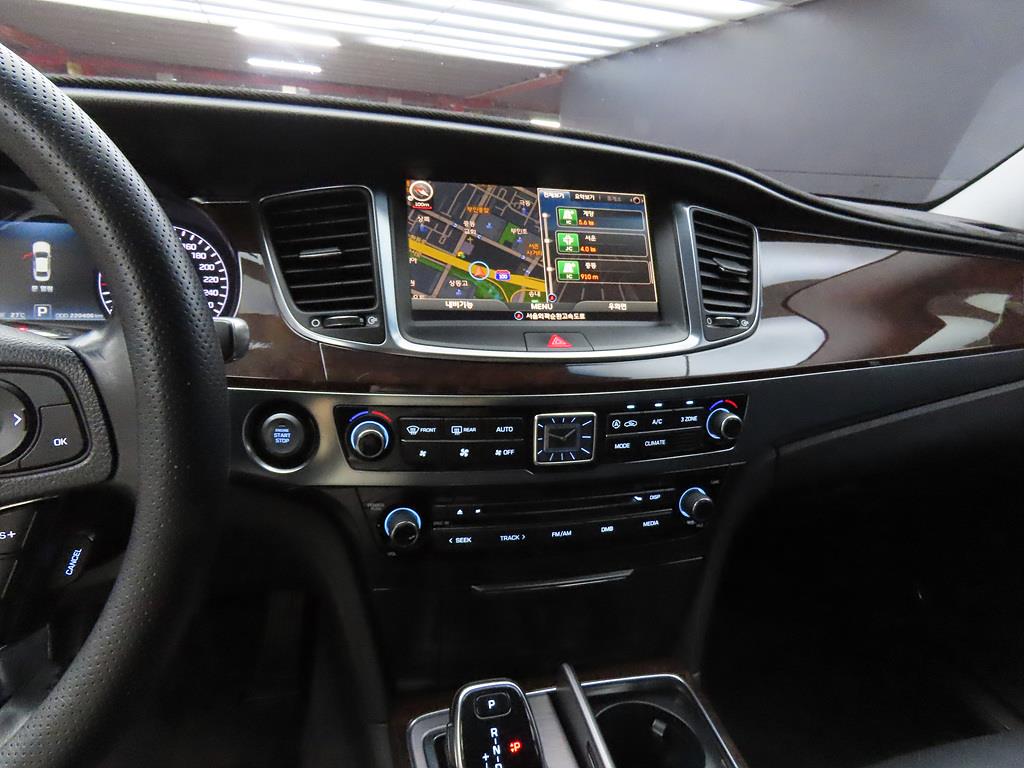 HYUNDAI Equus - Vista 10