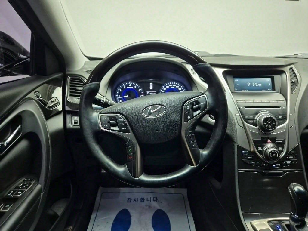 HYUNDAI Grandeur - Vista 9