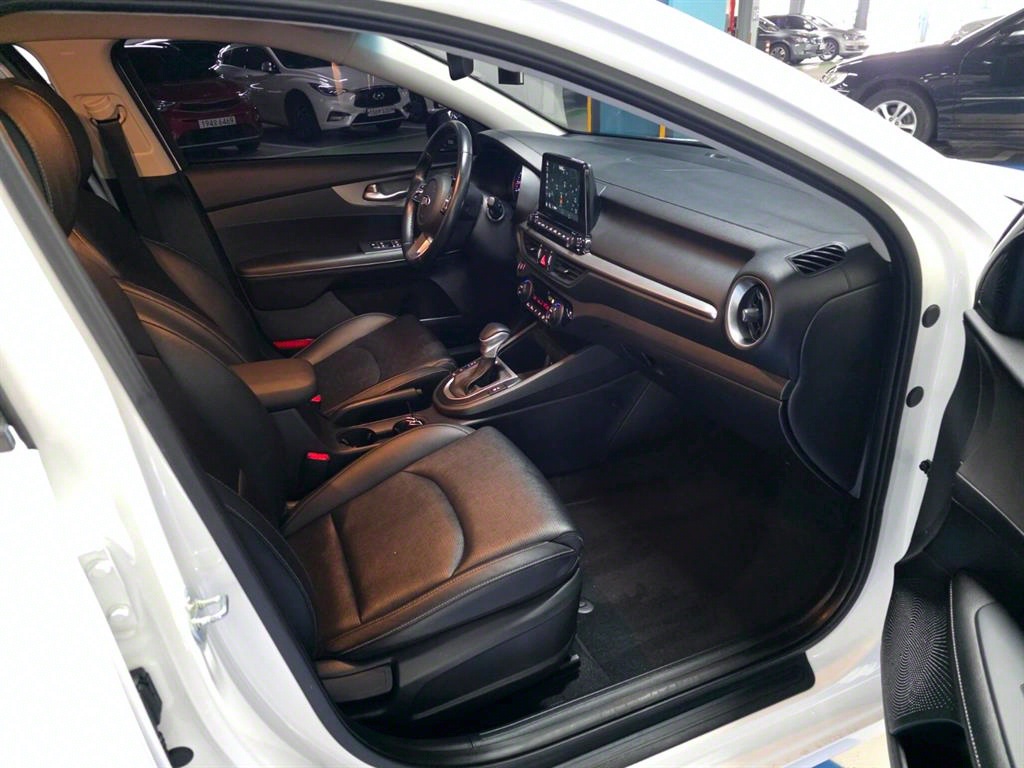 KIA K3 2021 Blanco - Importación desde Corea - HF Imports Iquique - Foto 13