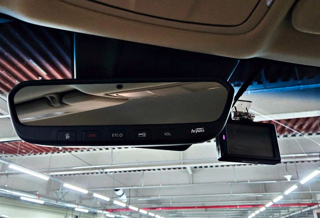 Genesis G80 - Vista 12