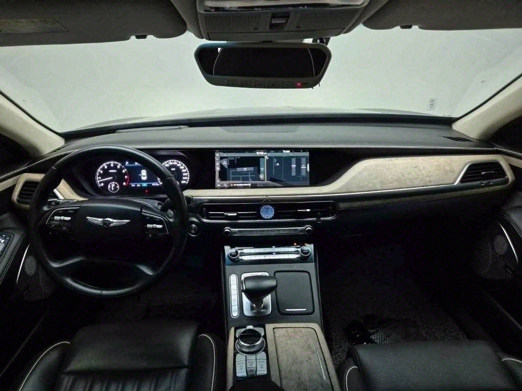 Genesis G90 - Vista 7