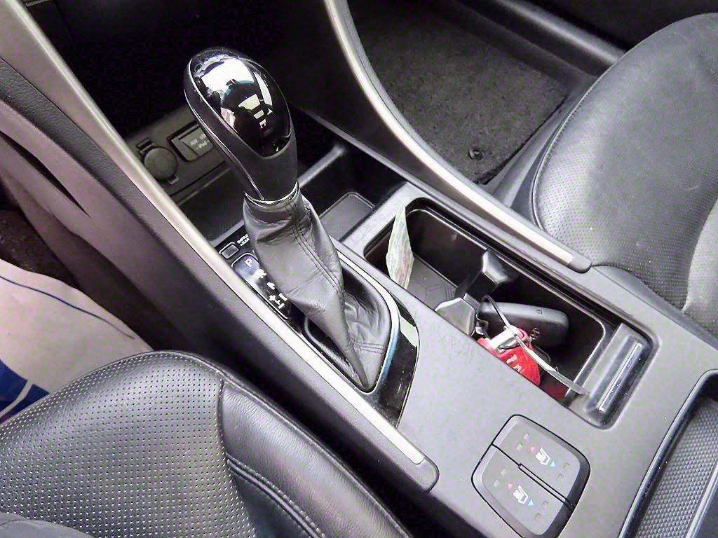 HYUNDAI Sonata - Vista 10