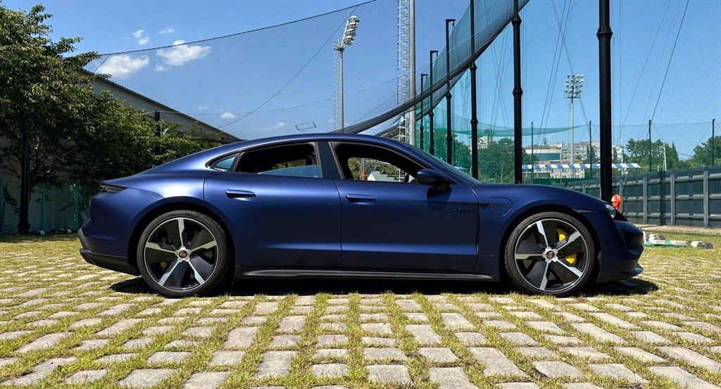 Porsche Taycan - Vista 4