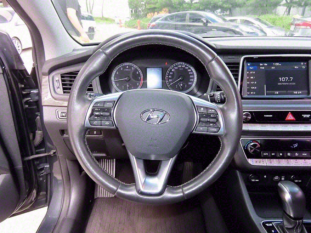 HYUNDAI Sonata - Vista 8