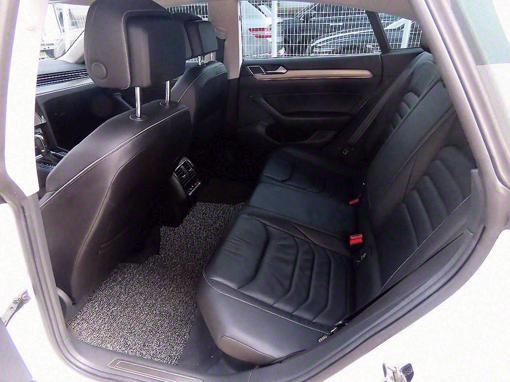 Volkswagen Arteon - Vista 6