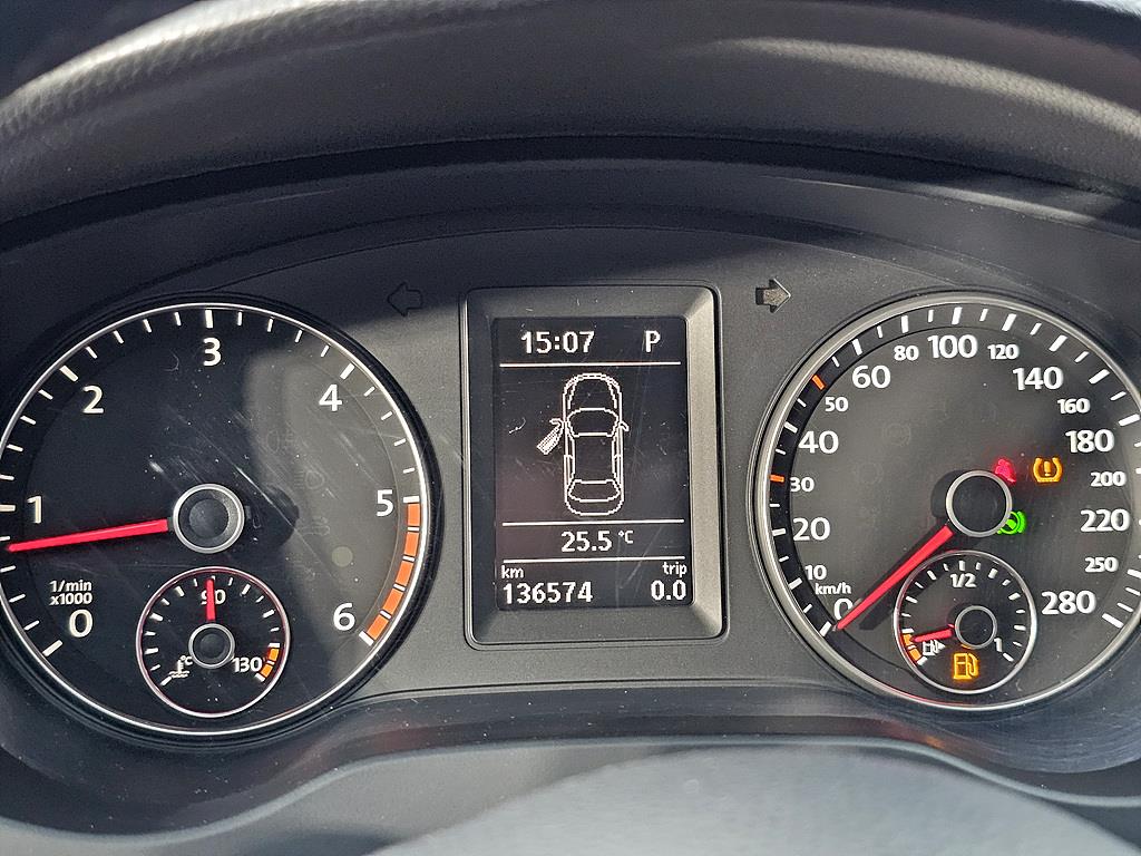 Volkswagen Jetta - Vista 7