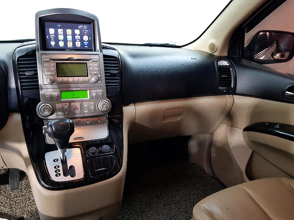 KIA Carnival - Vista 10