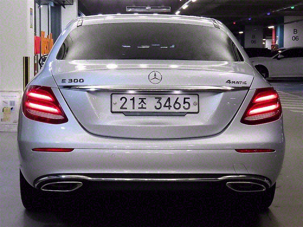 Mercedes Benz E class - Vista 5