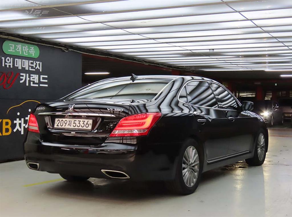 HYUNDAI Equus - Vista 4