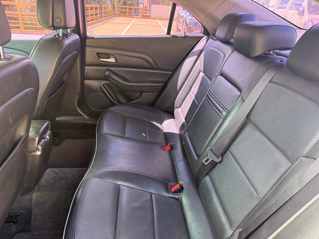 Chevrolet Malibu - Vista 11