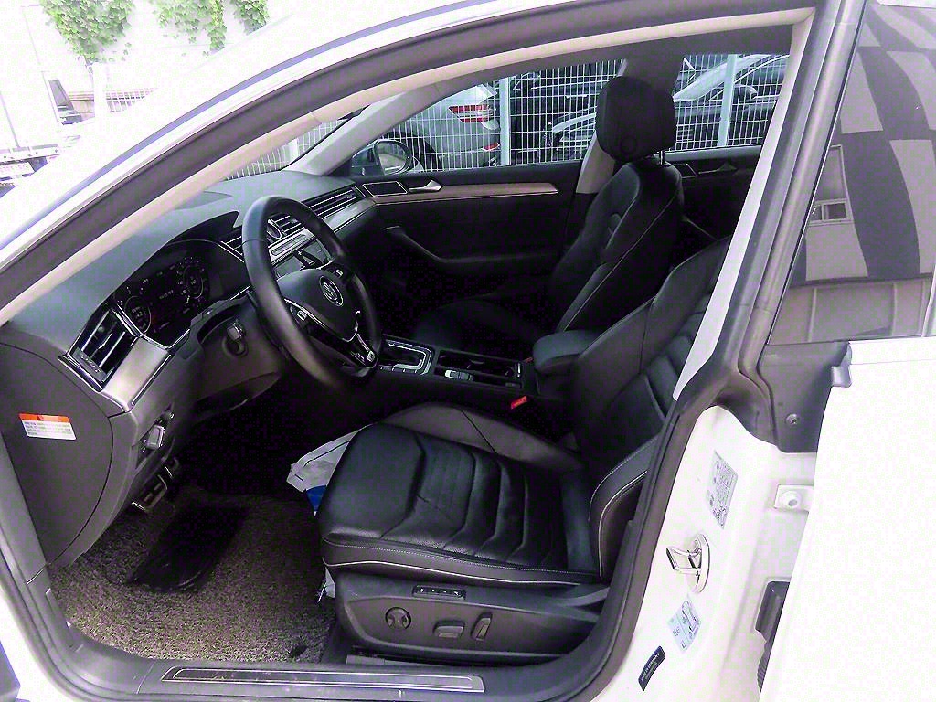 Volkswagen Arteon - Vista 5