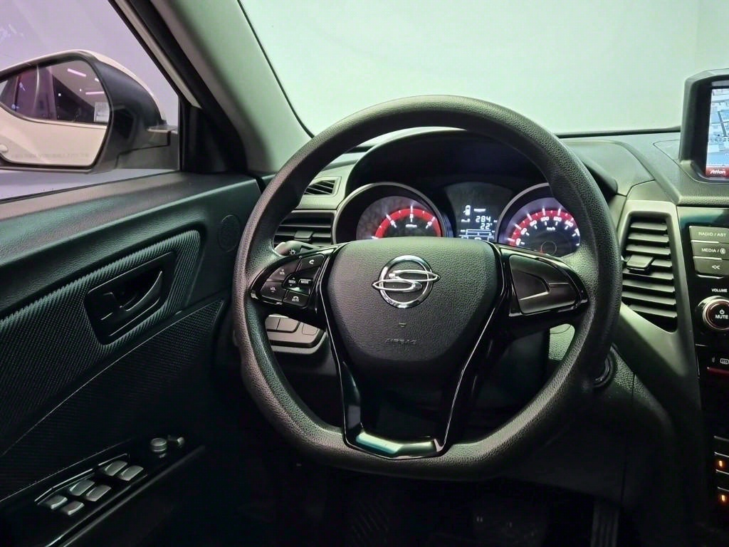 Ssangyong Tivoli - Vista 9