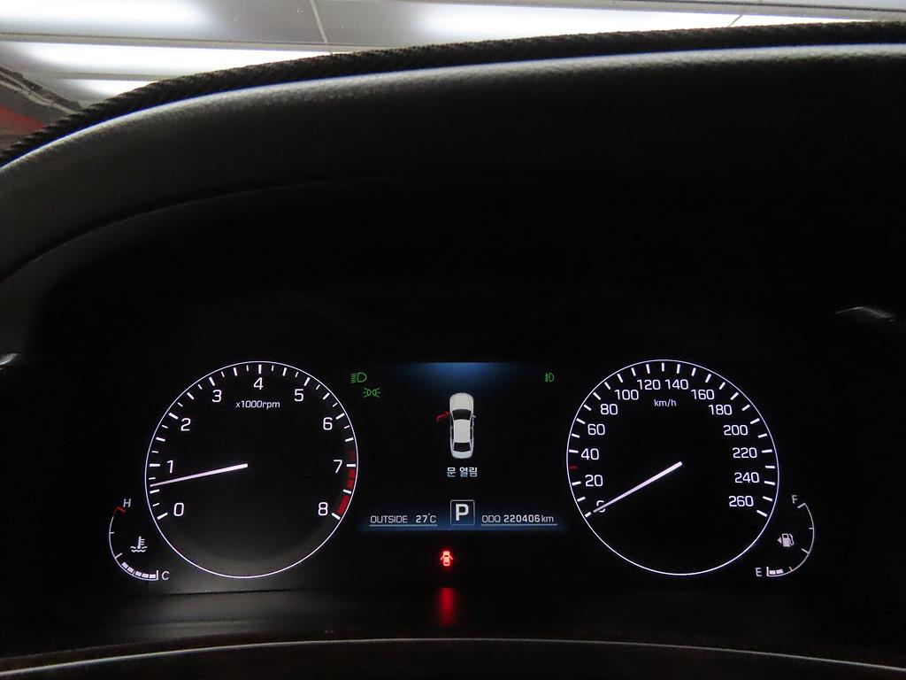 HYUNDAI Equus - Vista 9