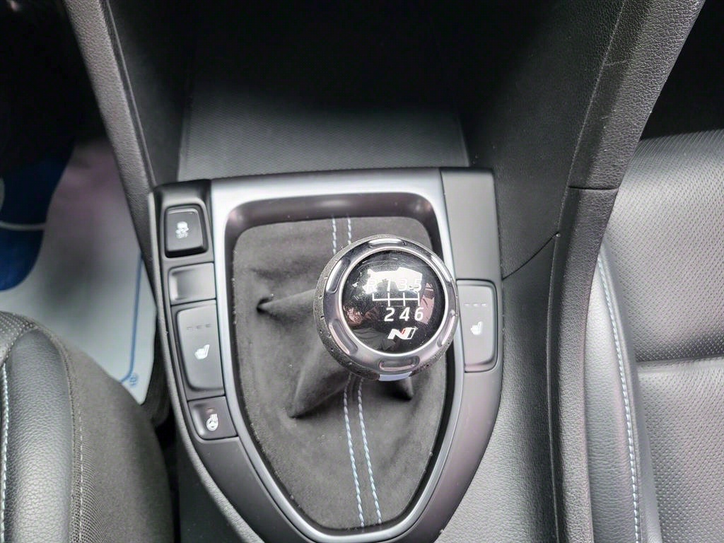 HYUNDAI Veloster - Vista 10