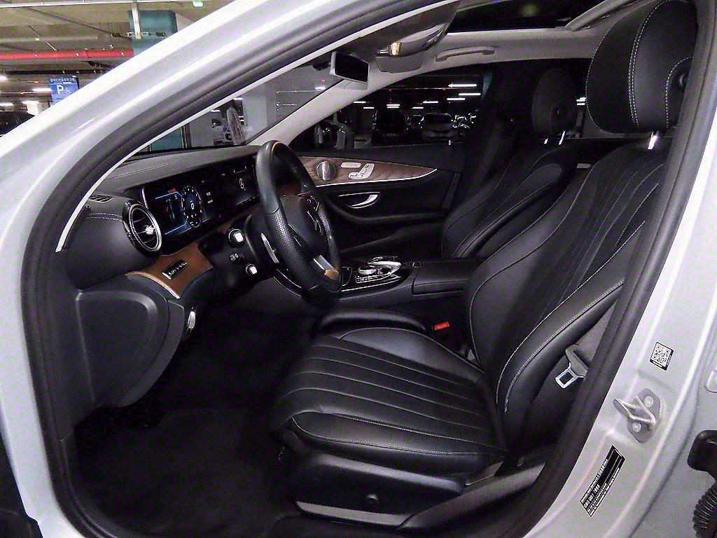 Mercedes Benz E class - Vista 6