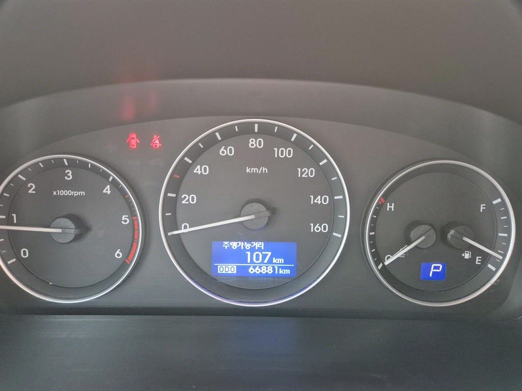 HYUNDAI Starex - Vista 9