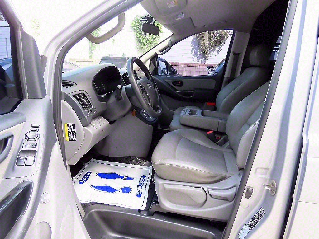 HYUNDAI Starex - Vista 5