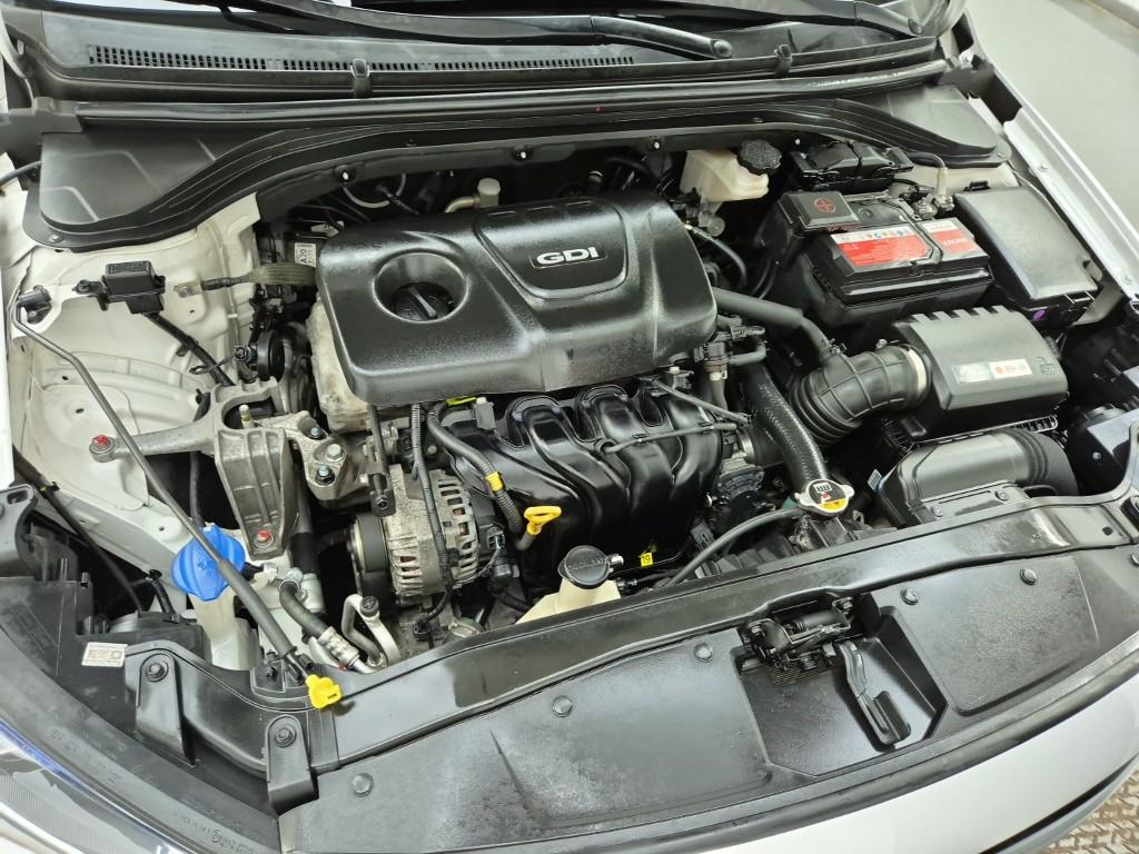 HYUNDAI Avante - Vista 6