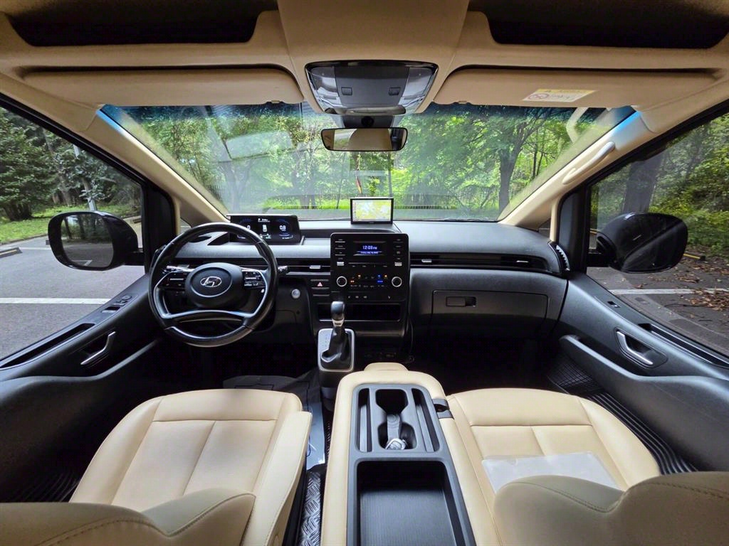 HYUNDAI Staria - Vista 7