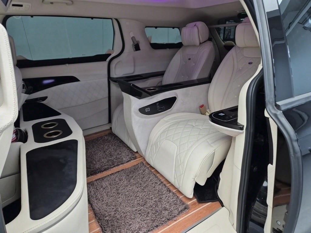 KIA Carnival - Vista 12