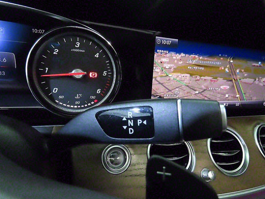 Mercedes Benz E class - Vista 12