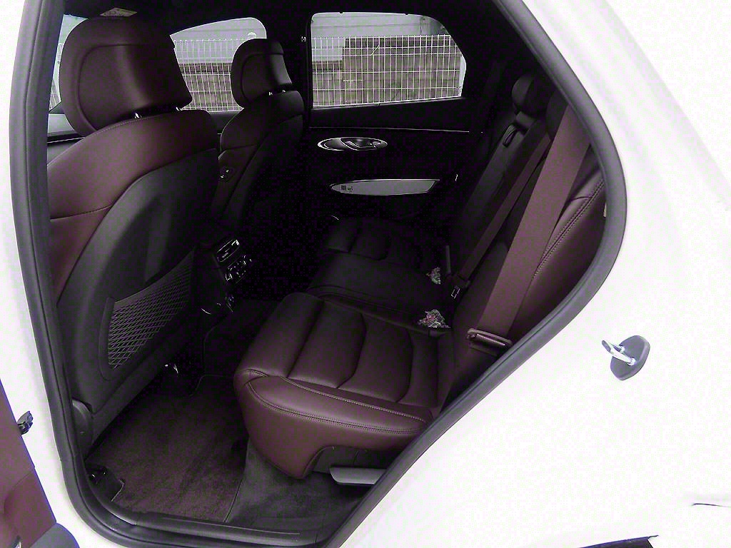 Genesis GV70 - Vista 6